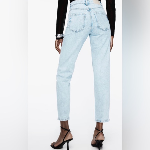 ZARA Mom Fit Jeans, Size 4, Colour Light Blue, Never Worn - Picture 3 of 7